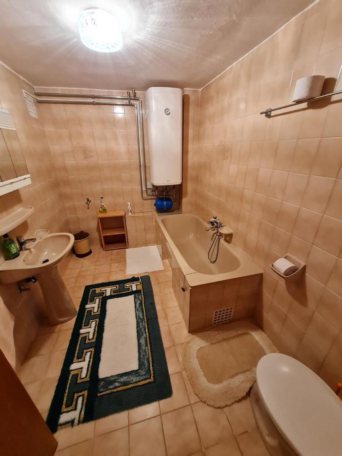 Gyoengyvirag Apartman Lenti Εξωτερικό φωτογραφία